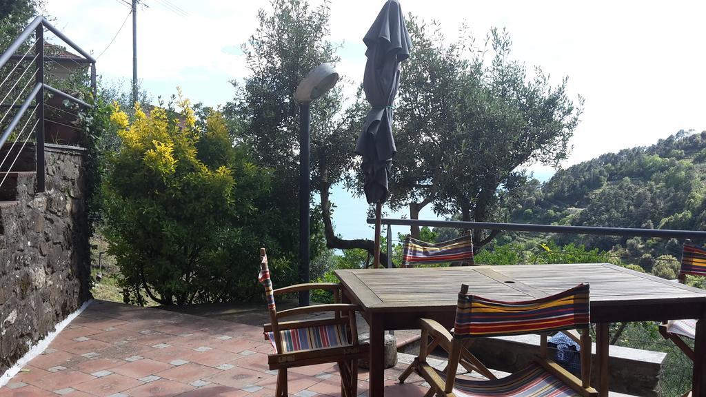 Arvasia Vernazza Bagian luar foto